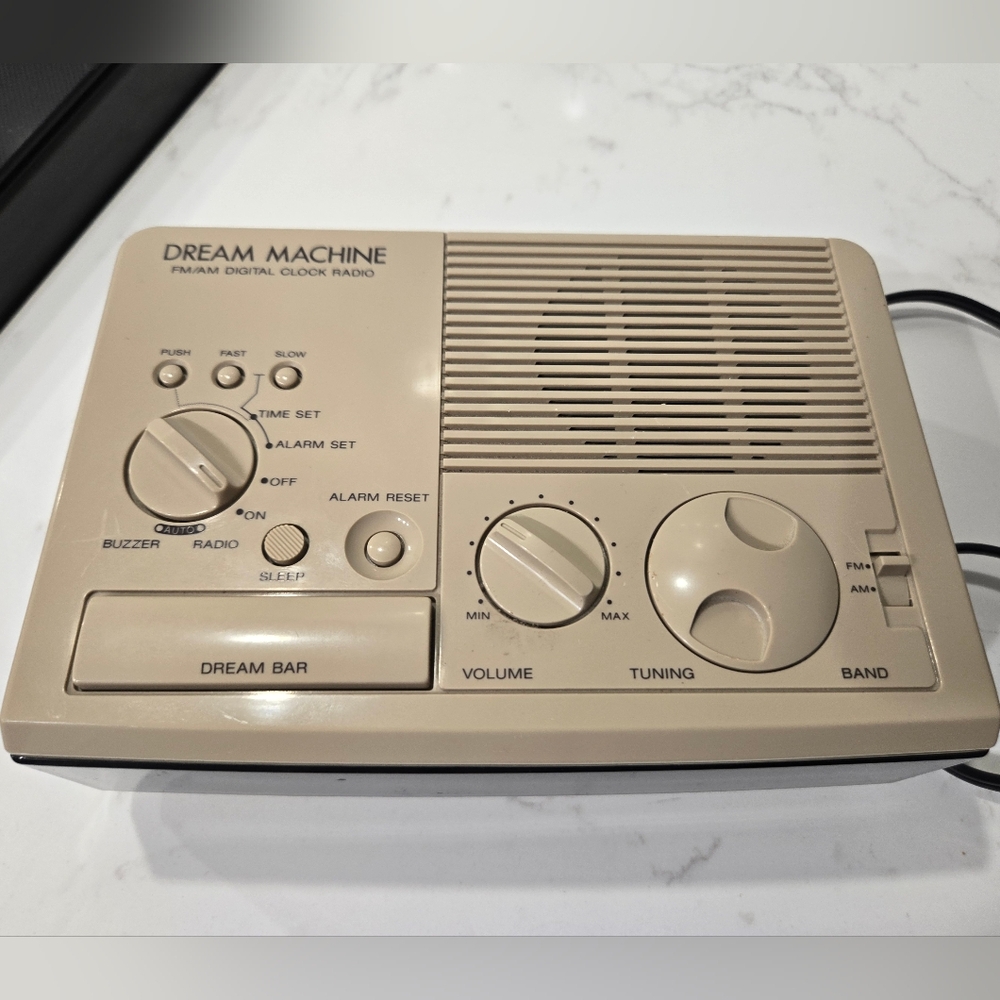 Vintage SONY Dream Machine radio alarm clock